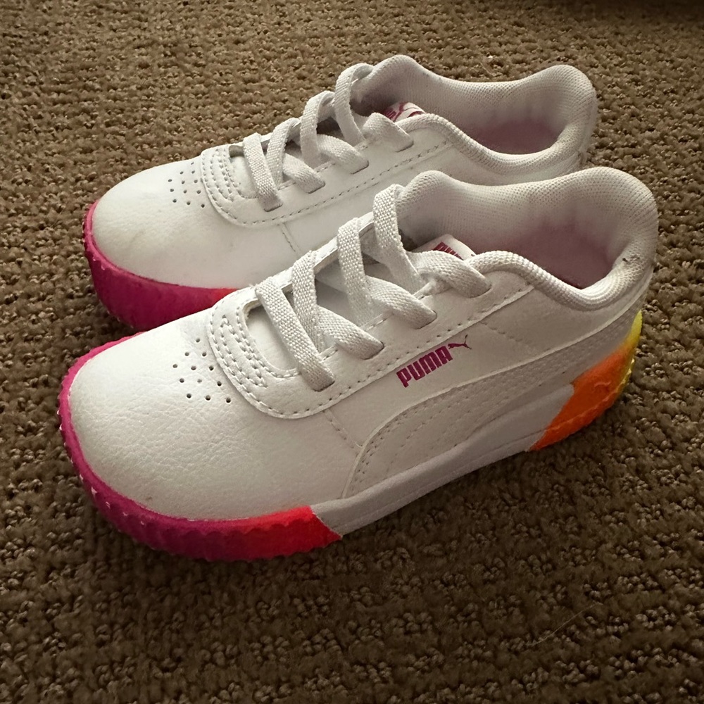 Toddler pumas gently worn